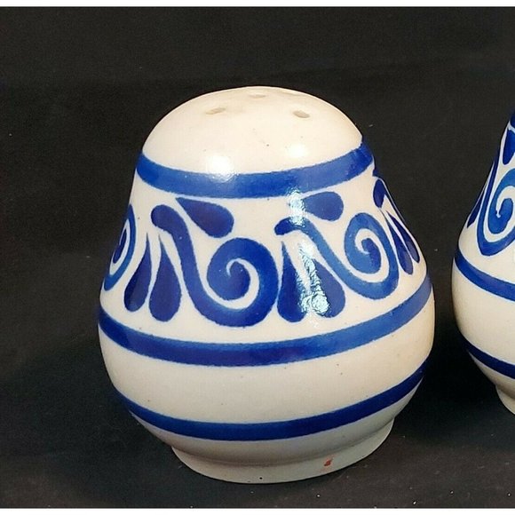 Vintage Salt Glazed Pottery Stoneware Cobalt Blue Salt & Pepper Shakers - Picture 2 of 9